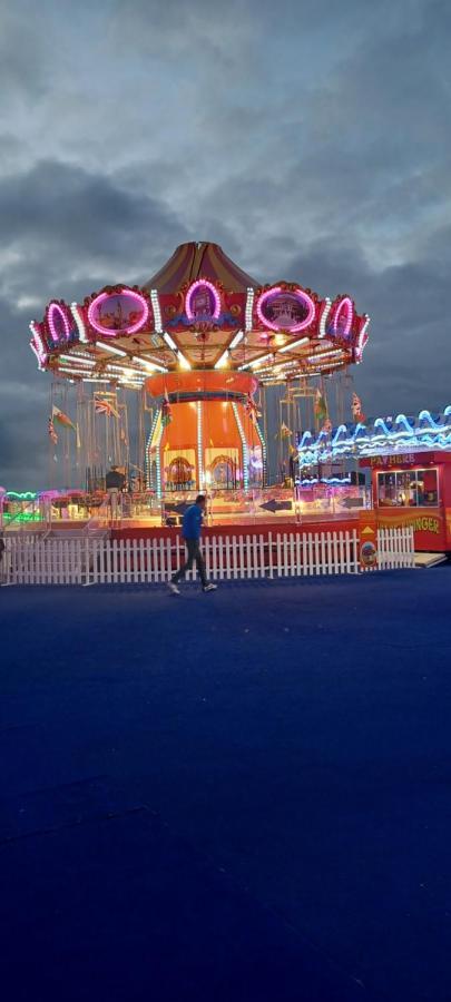 I & K Static Caravan Hire Sited On Winkups Towyn North Wales With Free Wi-Fi And Netflix Kinmel Bay Esterno foto